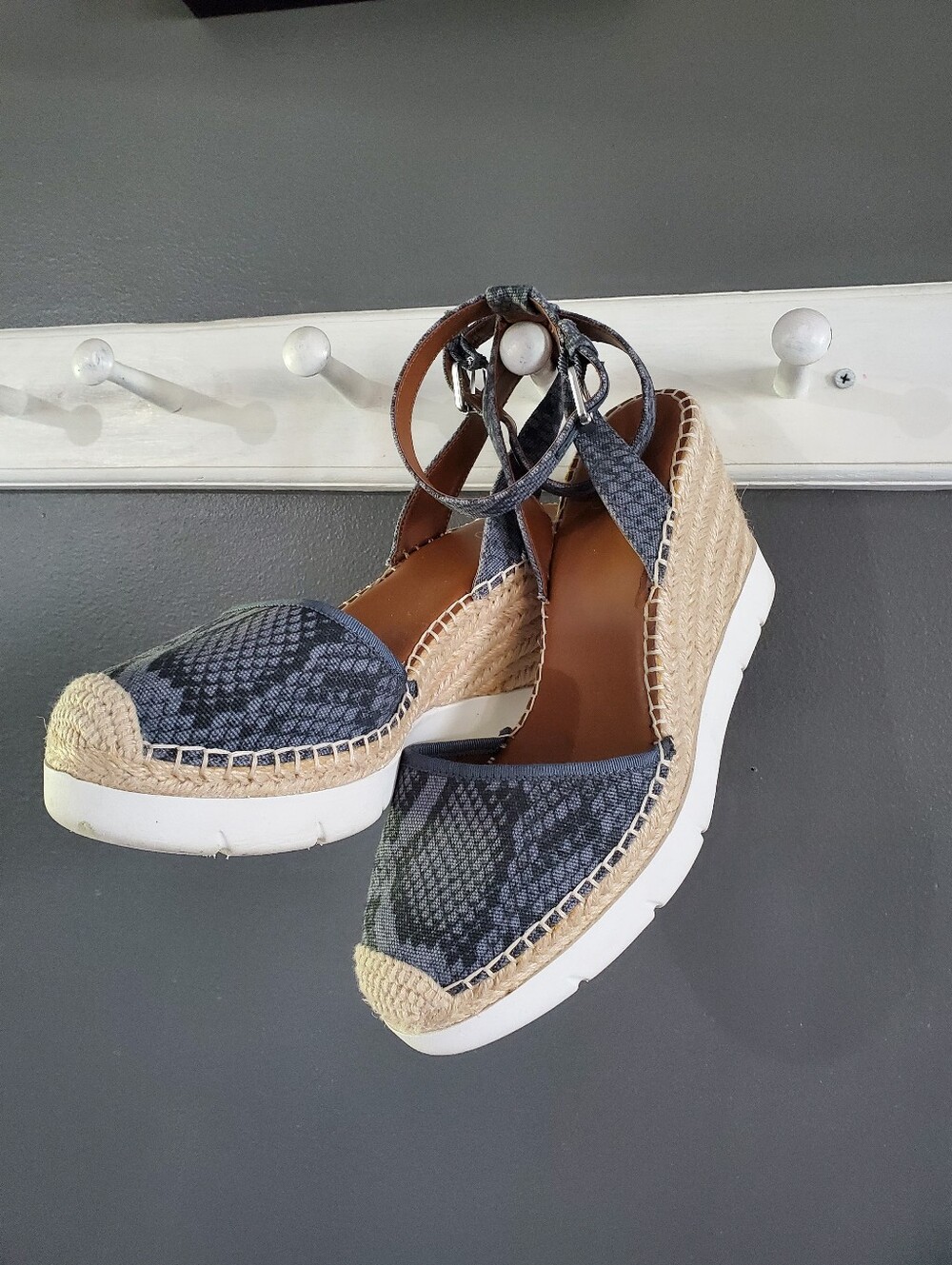FRANCO SARTO Blue Denim Snakeskin Print Espadrille Wedge Sandals 8